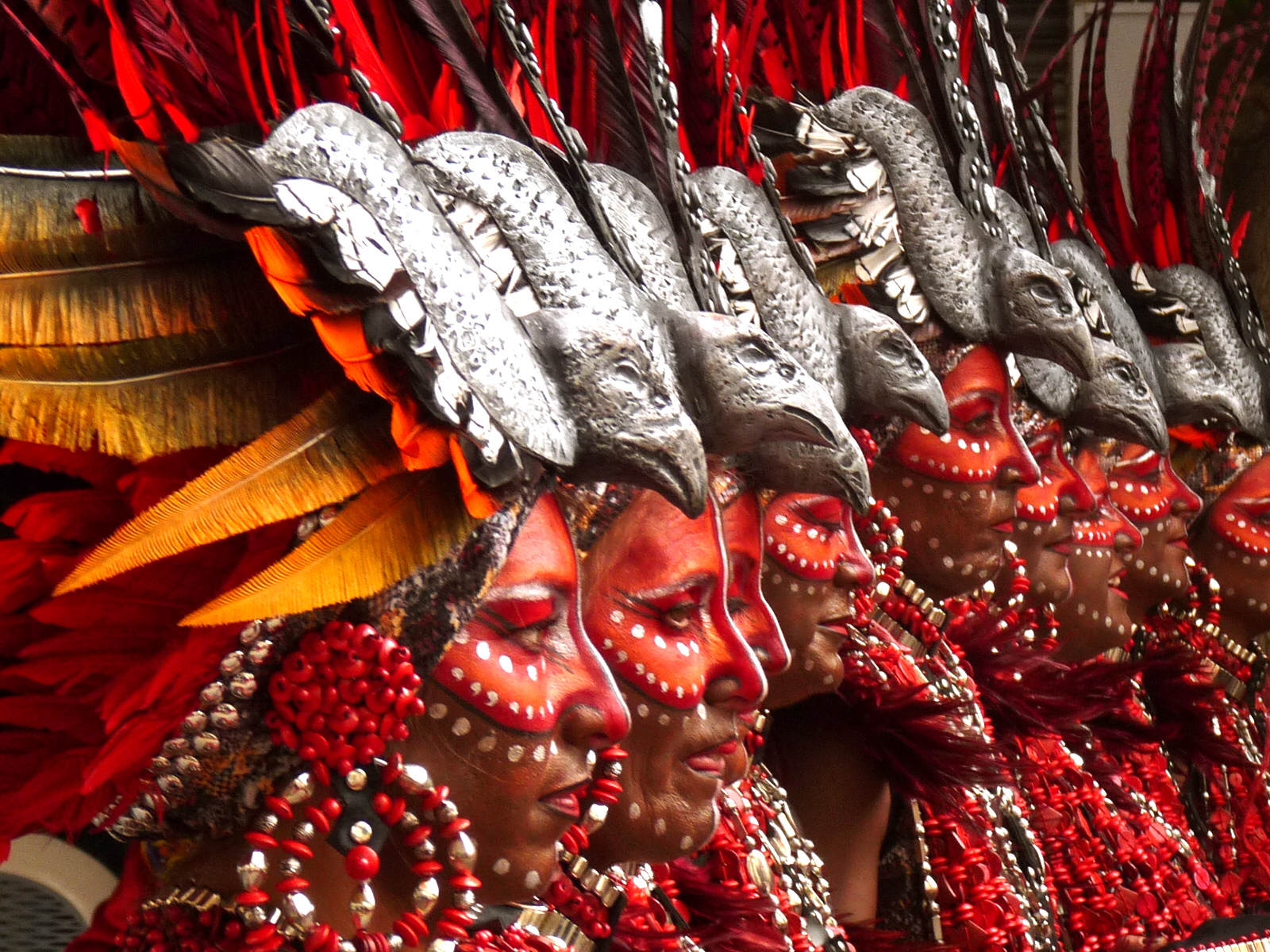 Festeras de una comparsa de los Moros y Cristianos de Villena